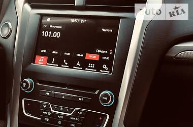 Седан Ford Fusion 2017 в 