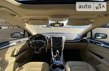 Седан Ford Fusion 2013 в 