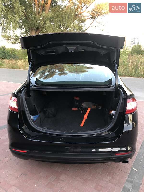 Седан Ford Fusion 2014 в Киеве
