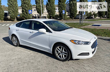 Седан Ford Fusion 2014 в Львове