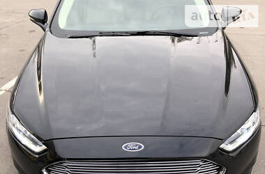 Седан Ford Fusion 2015 в 