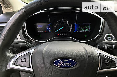 Седан Ford Fusion 2017 в 