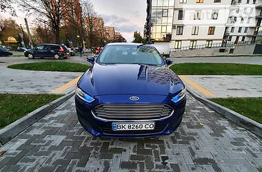 Седан Ford Fusion 2015 в Львове