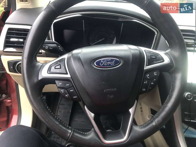 Седан Ford Fusion 2014 в Львове