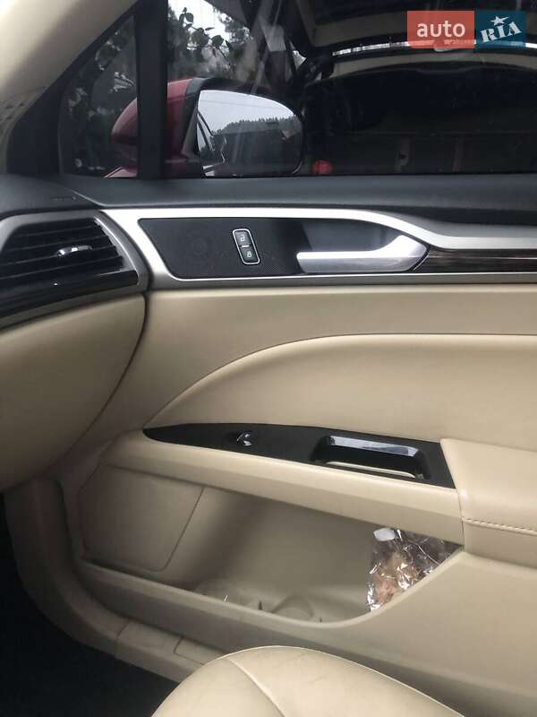 Седан Ford Fusion 2014 в Львове