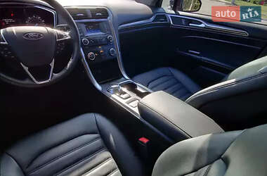 Седан Ford Fusion 2017 в 