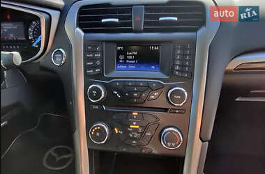 Седан Ford Fusion 2017 в 