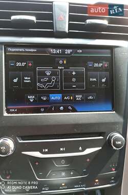 Седан Ford Fusion 2013 в 