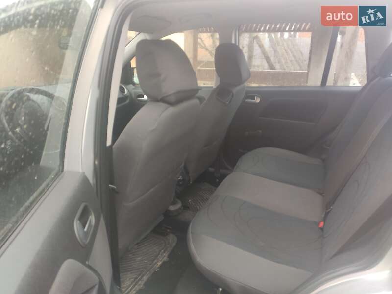 Хетчбек Ford Fusion 2012 в Мукачевому