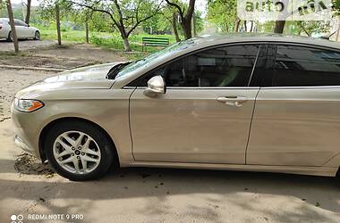 Седан Ford Fusion 2014 в Львове