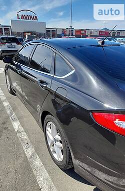 Седан Ford Fusion 2014 в 