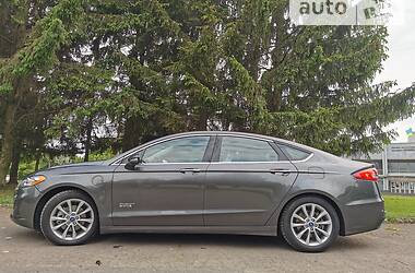 Седан Ford Fusion 2018 в Ровно