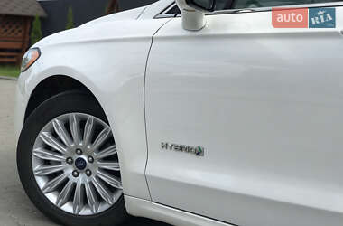 Седан Ford Fusion 2013 в Виноградові