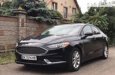 Седан Ford Fusion 2016 в Рівному