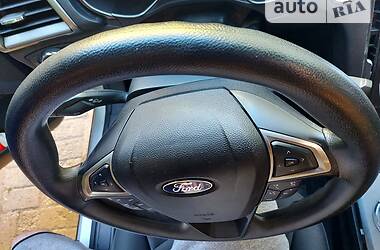 Седан Ford Fusion 2016 в 