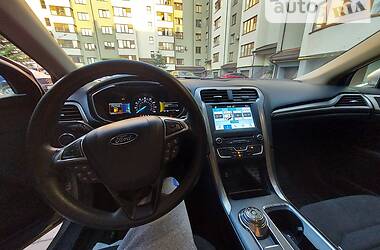 Седан Ford Fusion 2016 в 