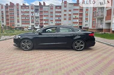 Седан Ford Fusion 2017 в 