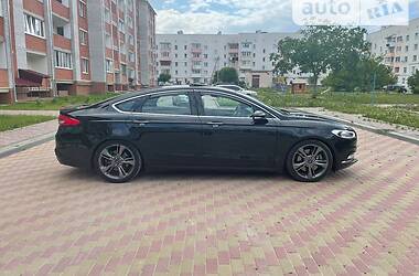 Седан Ford Fusion 2017 в 