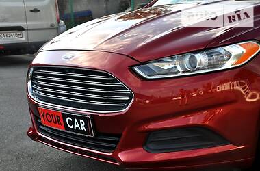Седан Ford Fusion 2015 в 