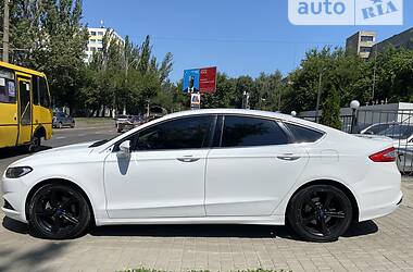 Седан Ford Fusion 2016 в 