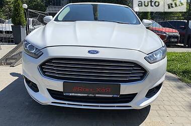 Седан Ford Fusion 2016 в 