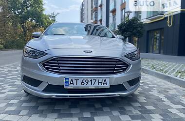 Седан Ford Fusion 2016 в 