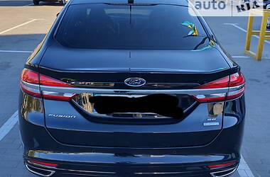 Седан Ford Fusion 2017 в 