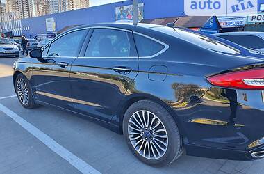 Седан Ford Fusion 2017 в 