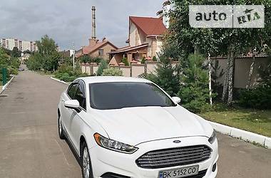 Седан Ford Fusion 2015 в Ровно