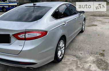 Седан Ford Fusion 2015 в 