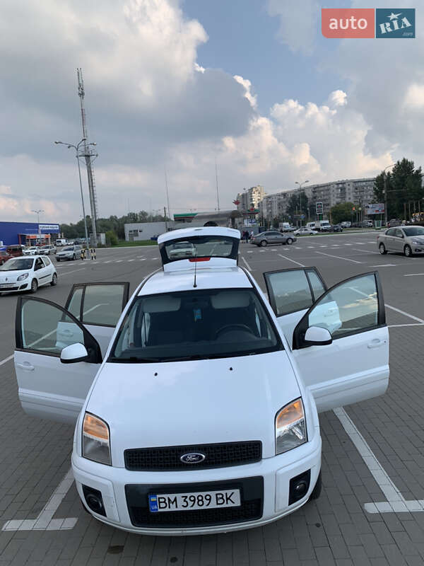 Хэтчбек Ford Fusion 2010 в Сумах
