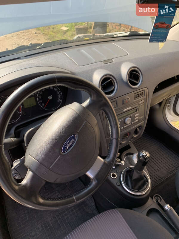 Хэтчбек Ford Fusion 2010 в Сумах