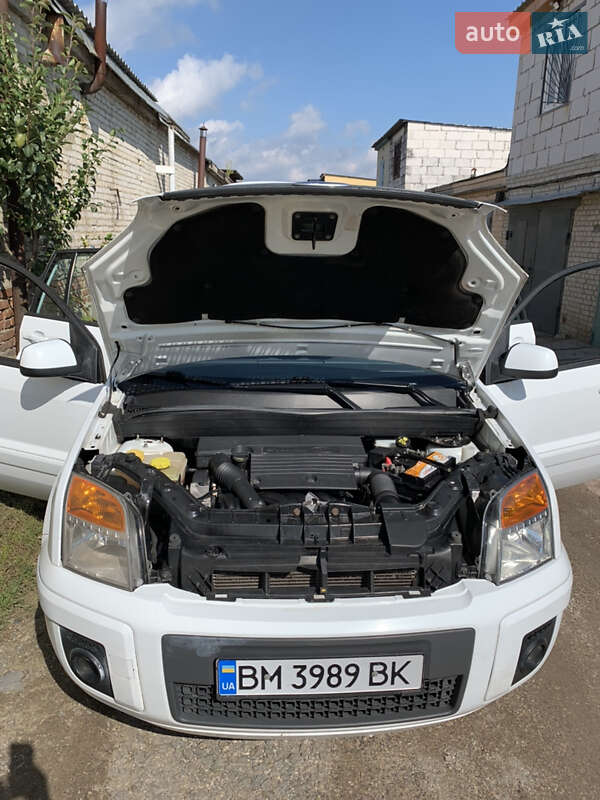Хэтчбек Ford Fusion 2010 в Сумах