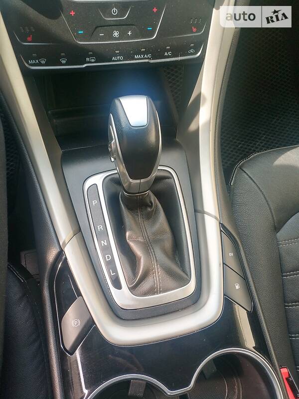 Седан Ford Fusion 2015 в Стрые