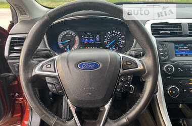 Седан Ford Fusion 2014 в Стрию