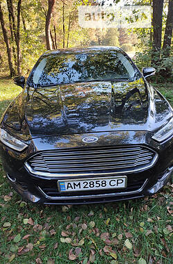 Седан Ford Fusion 2014 в Коростене