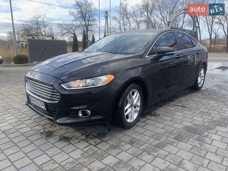 Седан Ford Fusion 2013 в Самборе