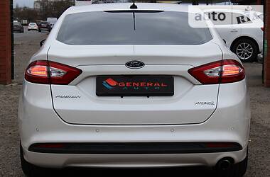 Седан Ford Fusion 2012 в 