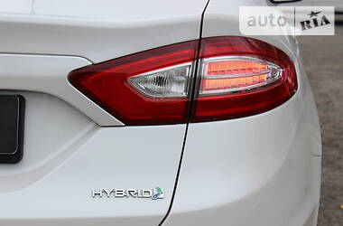 Седан Ford Fusion 2012 в 