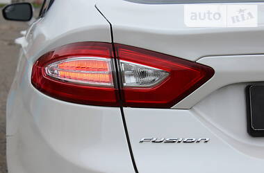 Седан Ford Fusion 2012 в 