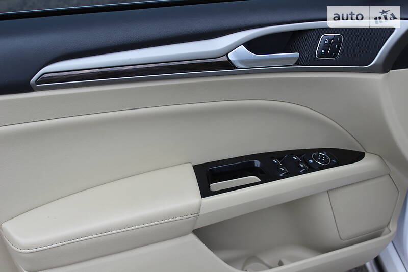 Седан Ford Fusion 2012 в Одесі