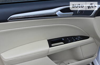 Седан Ford Fusion 2012 в 