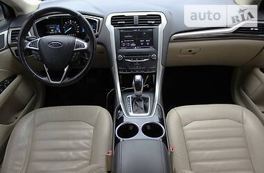 Седан Ford Fusion 2012 в 