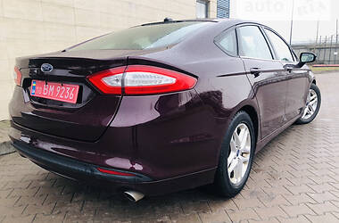 Седан Ford Fusion 2013 в 