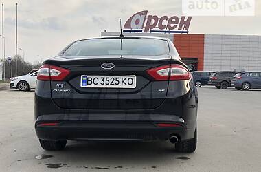 Седан Ford Fusion 2013 в Львове