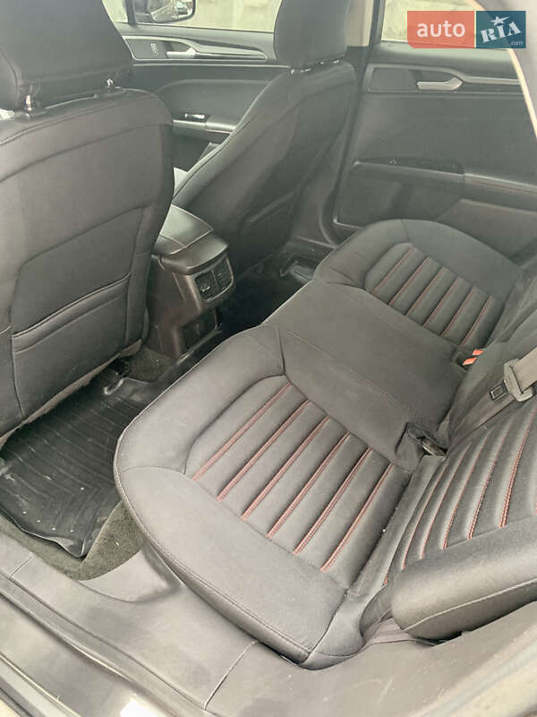 Седан Ford Fusion 2015 в Жовтих Водах