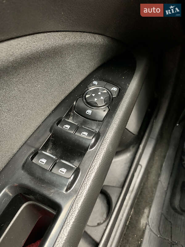 Седан Ford Fusion 2015 в Жовтих Водах