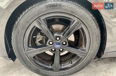 Седан Ford Fusion 2015 в 