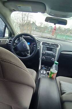 Седан Ford Fusion 2017 в 