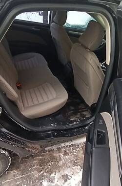 Седан Ford Fusion 2017 в 